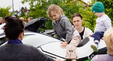 Dzień Dziecka w Łukowie przemienił parking w kolorowe miasteczko zabaw (DUŻO ZDJĘĆ)