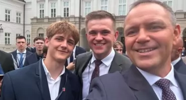 Młodzi radni z Łukowa na ogólnopolskim kongresie. Selfie z prezydentem Nawrockim! 
