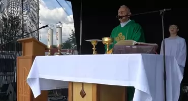 Wyjątkowy jubileusz w Wandowie. Ks. Kanonik Adam Juszczyński świętuje 40 lat posługi w gronie przyjaciół!