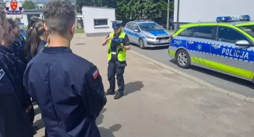 Przyszli policjanci odwiedzili komendę w Łukowie. Marzenia zderzyli z rzeczywistością