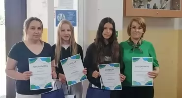  Sukces naszych dziewczyn z Oszczepalina! Maja i Anna na podium wojewódzkim