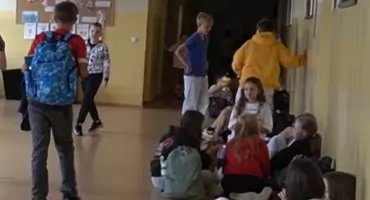 Co czwarte dziecko w łukowskich szkołach dźwiga za dużo. Kręgosłup płaci rachunek.