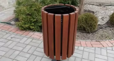 Papierek w kieszeń? Batalia o kosze na śmieci w Łukowie. Radny pyta, GDDKiA odbija piłeczkę