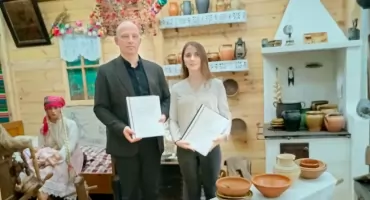 Legendy Ziemi Łukowskiej po angielsku. Wyjątkowy dar dla muzeum