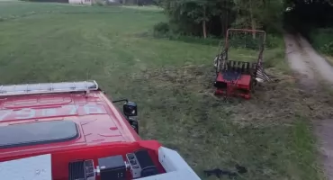Pożar przyczepy w Otylinie. W akcji cztery zastępy straży