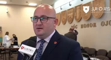 Burmistrz Płudowski z absolutorium. Przewodniczący Czubaszek: „Było wiele pozytywnych zmian, budujemy bloki i drogi