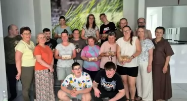 Zapachniało w całym Łukowie! Uczniowie ZS 2 zaprosili wyjątkowych gości i zrobili coś pysznego
