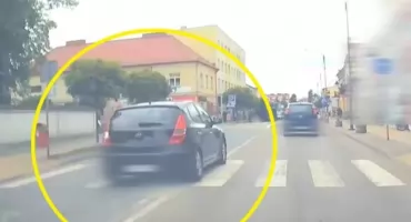 Brawura na drodze kosztowała 19-latka prawie 2,5 tys. złotych i 31 punktów karnych (WIDEO)