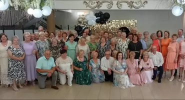 Parkiet pękał w szwach, a wiek? To tylko cyfra! Klub Seniora z Gołąbek świętuje 5 lat