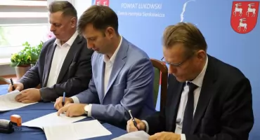 Wspólna sprawa, wspólny sukces. Powiat Łukowski i Gmina Trzebieszów łączą siły, by wyremontować drogę za 12 milionów złotych!