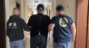 ZUCHWAŁA KRADZIEŻ! 67-LATEK UKRADŁ CZEKOLADY I ZAATAKOWAŁ OCHRONIARZA