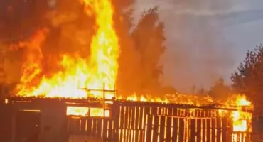 Pożar garażu w Baczkowie. W akcji cztery zastępy straży pożarnej (WIDEO)