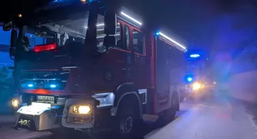 Nocna akcja służb w Podosiu. Podejrzenie ulatniania się gazu w domu jednorodzinnym