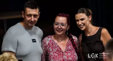 Terapia śmiechem w ŁOK. Mama Na Obrotach z powrotem podbiła serca łukowian