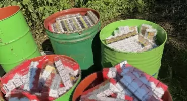 WSPÓLNY NALOT POLICJANTÓW Z SIEDLEC I ŁUKOWA! 59-LATEK MIAŁ W DOMU LEWY MAJĄTEK. AŻ PRZETARLI OCZY!