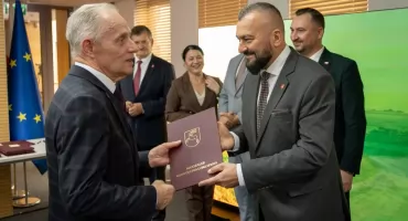 Środki na drogi rolnicze w powiecie łukowskim. Dofinansowanie dla gmin Adamów, Serokomla, Trzebieszów i Wola Mysłowska