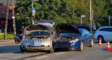 Wypadek na trasie Łuków – Siedlce. Dwie osoby w szpitalu, ruch odbywa się jednym pasem
