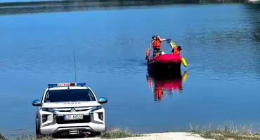 DRAMAT NAD ŻWIROWNIĄ! Jedno ciało wyłowione, drugi mężczyzna zniknął pod wodą. Czarna seria w Berezie!