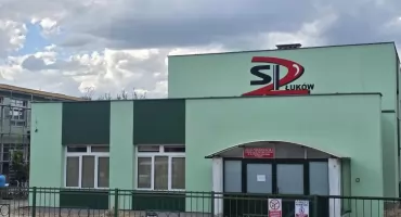 Wakacyjny wyścig z czasem w łukowskich szkołach. Czy dzieci wrócą 1 września do placu budowy?