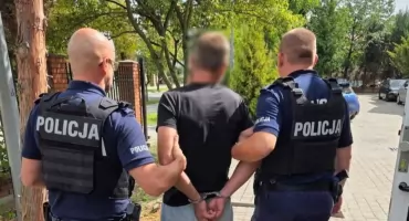 Śledził każdy jej krok i wygrażał. Przerażona kobieta poszła na policję, 47-latek zakuty w kajdanki!