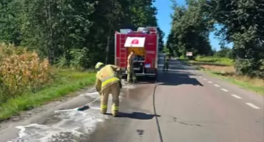 Trzy kilometry śmiertelnej pułapki na drodze. Cztery zastępy strażaków w akcji!