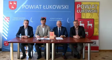 Ponad milion złotych na remonty dróg powiatowych. Podpisano umowy na dwie inwestycje