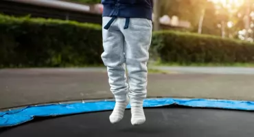 Czy trampolina ziemna wymaga konserwacji? Poradnik na cały rok