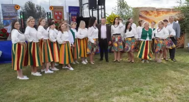 Stare sprzęty, młyn i polka. Kopina przeniosła się w czasie!
