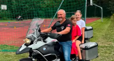 Charytatywna akcja w Turzych Rogach. Kolejarze i motocykliści zagrali dla Mateusza
