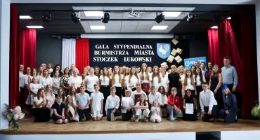  Stoczek Łukowski: 42 najzdolniejszych uczniów odebrało Stypendia Burmistrza [LISTA]