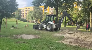 Nowy plac zabaw na os. Unitów Podlaskich w Łukowie. Stary obiekt przeszedł do historii, wkrótce ruszy budowa