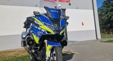 Fotelik, pasy i bezpieczny dojazd do szkoły. Policja w powiecie łukowskim prowadzi kontrole przy placówkach