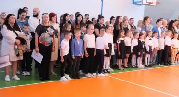 Nowy rok szkolny powitany z pompą. Uroczysta inauguracja w Łukowskiej „Czwórce”
