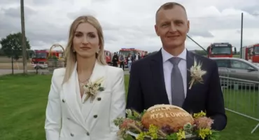 Misterne arcydzieła z kłosów i kwiatów. Zobacz wieńce dożynkowe w gminie Wola Mysłowska! [GALERIA]
