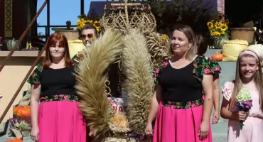 Modlitwa, dziękczynienie i tradycja. Dożynki Diecezjalne w Woli Gułowskiej za nami [ZDJĘCIA]