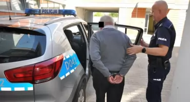 PIŁ BEZ OPAMIĘTANIA, A POTEM ZMIÓTL LUDZI NA DRODZE! 1,5 promila i natychmiastowy areszt dla 67-latka