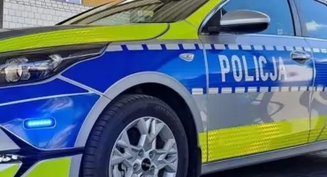 Chwila nieuwagi w Czerśli. Renault uderzyło w Nissana, na miejscu pogotowie i policja