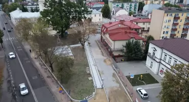 Rewitalizacja Placu Narutowicza poróżniła radnego i burmistrza. Będą ulgi podatkowe dla przedsiębiorców?