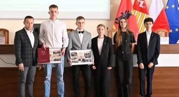 Nowe twarze i pożegnania. Za nami VIII sesja Młodzieżowej Rady Powiatu Łukowskiego