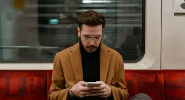 Codzienne dojazdy pociągiem do Warszawy lub Siedlec dają Ci w kość? Ten prosty sposób pomoże Ci odzyskać tracone godziny