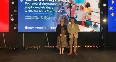 Ponad 460 tysięcy złotych na angielski. Uczniowie z gminy Wola Mysłowska zyskają sprzęt VR i dodatkowe lekcje