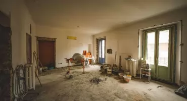 Jak tanio i skutecznie przeprowadzić renowację mieszkania?