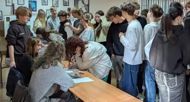 Młodzieżowa lekcja demokracji w IV LO w Łukowie. Wybory i decyzje o Młodzieżowym Budżecie Obywatelskim