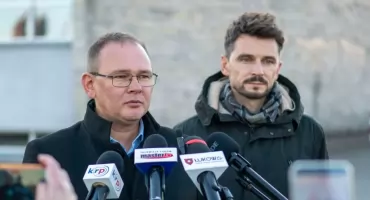 Burmistrz Łukowa z apelem do rodziców: Bezpieczeństwo dzieci zaczyna się od prostej rozmowy. Warto o tym pamiętać