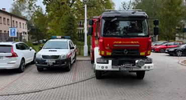 Sprawna ewakuacja w szkołach w Stoczku Łukowskim. Strażacy sprawdzili procedury bezpieczeństwa