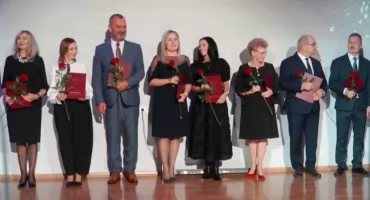 Starosta nagrodził najlepszych pedagogów. Sprawdź, kto otrzymał tegoroczne wyróżnienia [LISTA]