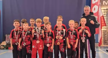 Świetny występ kickbokserów z Łukowa! Aż 24 medale i trzecie miejsce KSW Łuków na Mazowsze Open