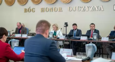 Ważne tematy na najbliższej sesji Rady Miasta Łuków. Radni zajmą się oświatą, funduszami i strefą parkowania